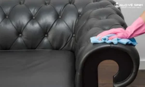 Cách làm sạch vết máu trên ghế sofa bằng nước lạnh
