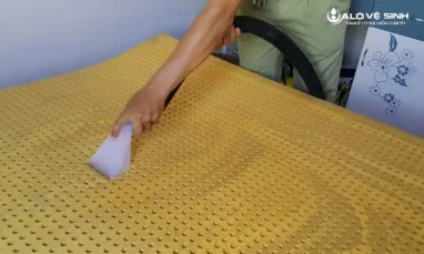 Độ bền của nệm sẽ bị ảnh hưởng khi không xử trí vết ướt kịp thời