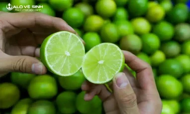 Làm sạch các vết cháy khét bằng chanh tươi