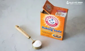 Làm sạch nước sốt cà chua trên thảm bằng baking soda