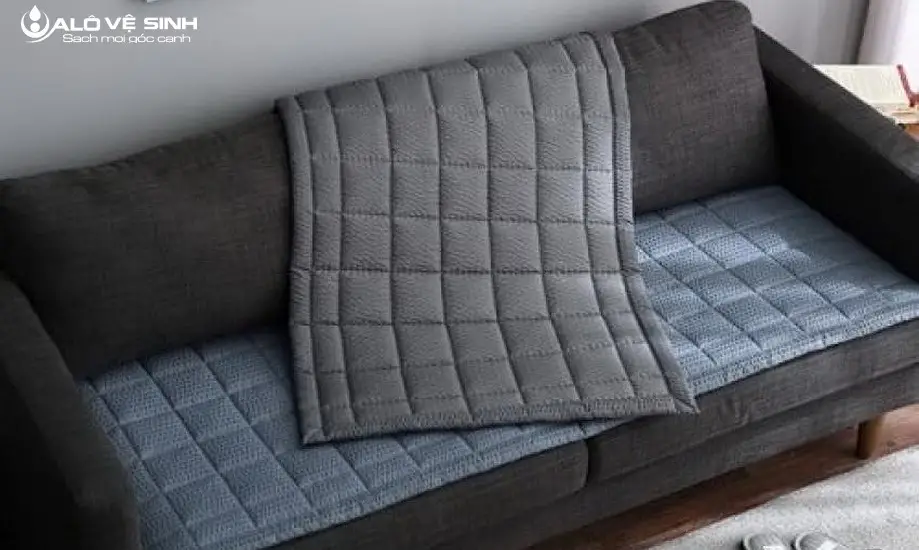 Lựa màu sắc thảm lót sofa phù hợp với không gian sống