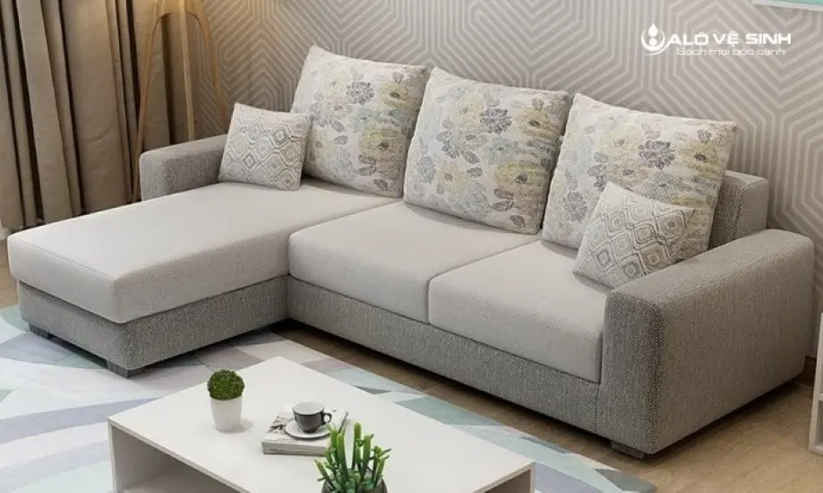 Sofa văng 3 luôn có thiết kế nhỏ gọn và sang trọng phù hợp cho không gian phòng khách nhỏ