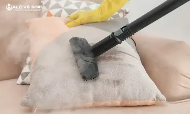Tẩy mực bút bi ghế sofa bằng hơi nước nóng