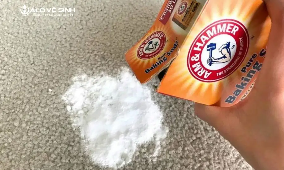 Tẩy vết nước tương trên thảm bằng Baking Soda