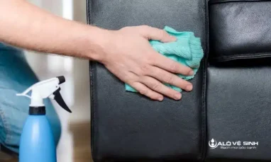 Đừng quên thoa dầu dưỡng định kỳ để bảo dưỡng sofa da thật.