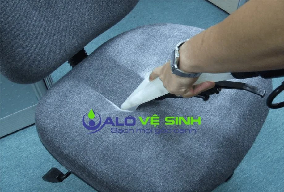 Tự giặt ghế văn phòng Hóc Môn định kỳ giúp doanh nghiệp tiết kiệm chi phí