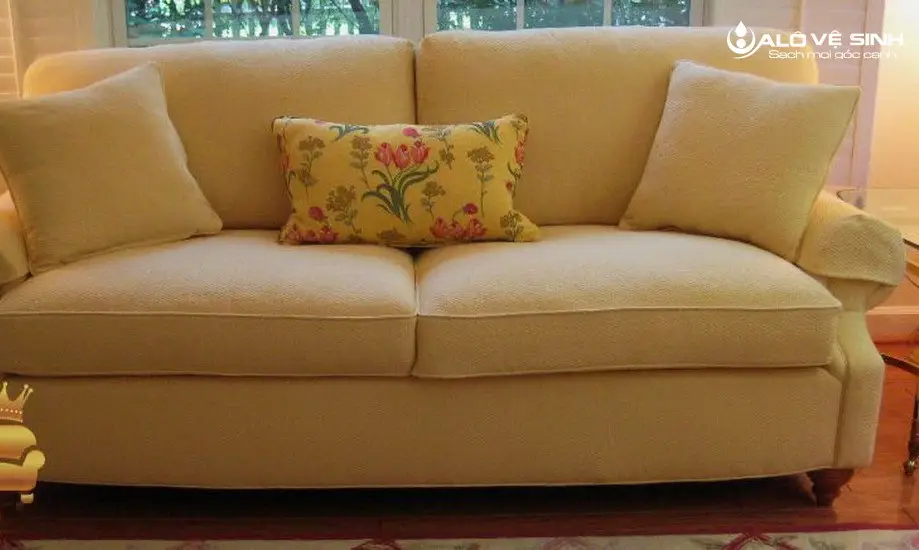 Vệ sinh cái loại vải sofa định kỳ giúp sofa luôn sạch sẽ và bền lâu