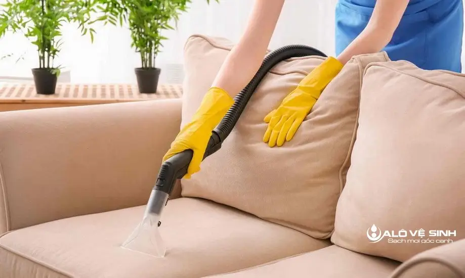 Vệ sinh ngay sau khi ghế sofa vải bị ướt để hiệu quả làm sạch cao.