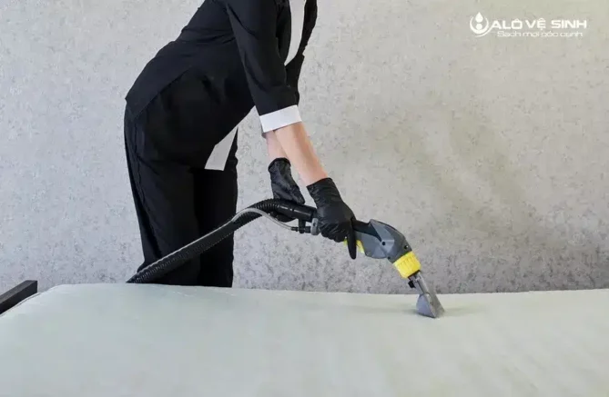 Vệ sinh nệm Kymdan định kỳ giúp loại bỏ vi khuẩn gây hại