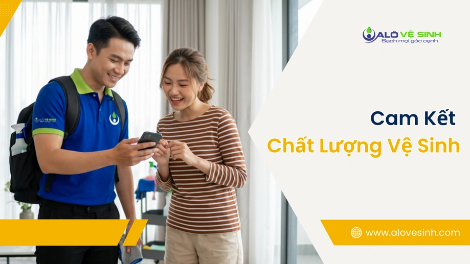 Khách hàng nghiệm thu chất lượng vệ sinh thảm Nhà Bè cùng nhân viên