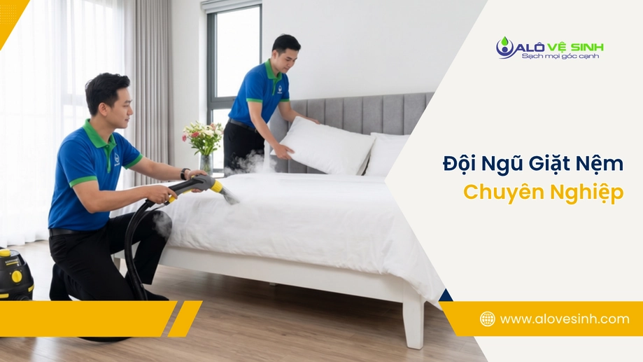 Đội ngũ giặt nệm Gò Vấp mặc đồng phục gọn gàng