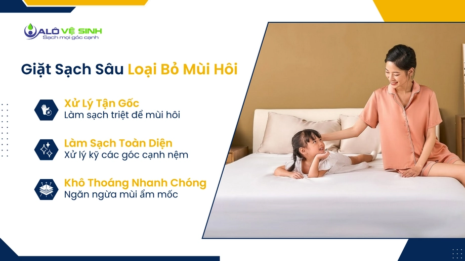 Kỹ thuật viên dùng hơi nóng làm sạch nệm Quận 2 để khử mùi hôi