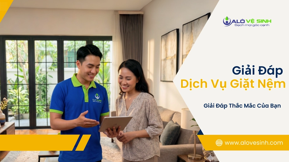 Kỹ thuật viên tư vấn chi tiết về dịch vụ giặt nệm Bình Thạnh